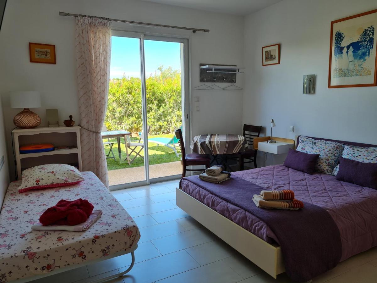 Chambres d'hôtes B&B La Bergeronnette avec piscine couverte chauffée Bizanet Exterior foto
