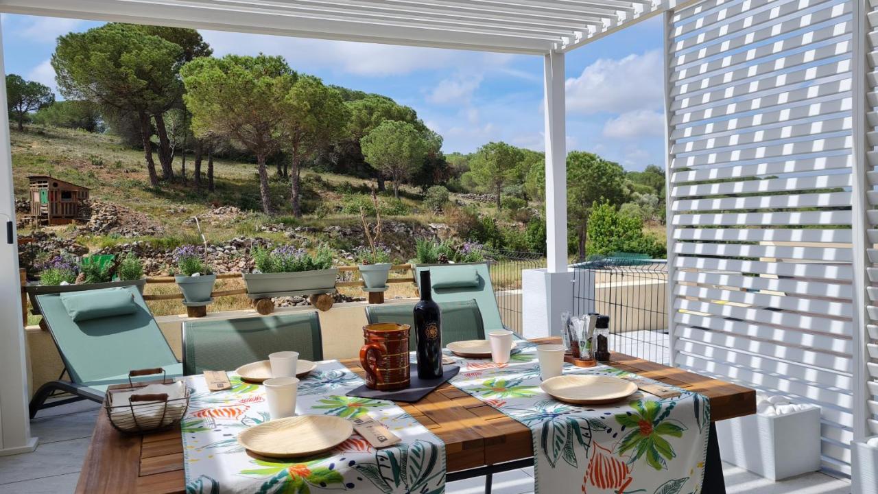 Chambres d'hôtes B&B La Bergeronnette avec piscine couverte chauffée Bizanet Exterior foto